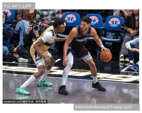 布克半场表现不佳仅得13分4助攻正负值惨淡11球队陷入困境