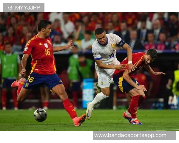 德尚回应托万感谢称应由我来致谢姆巴佩脚踝再度受伤引关注